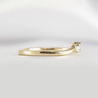 The Zoey Curved Diamond Ring in Yellow Gold | Lisa Robin#color_14k-yellow-gold