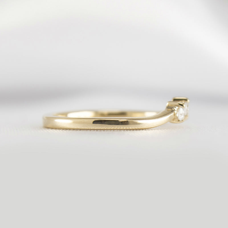 The Zoey Curved Diamond Ring in Yellow Gold | Lisa Robin