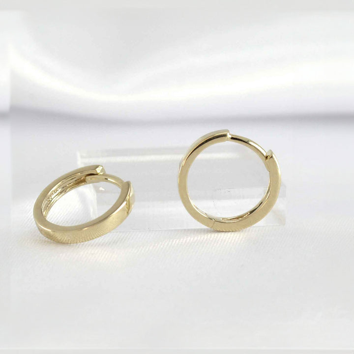 gold-huggie-earrings_d6931f9e-