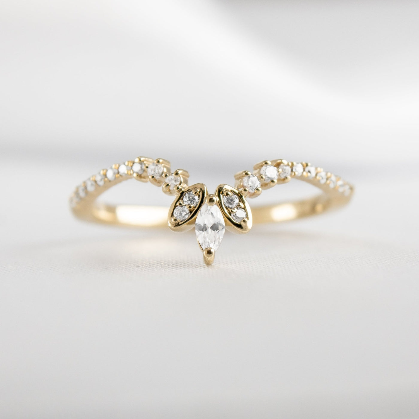 The Halee Diamond Chevron Wedding Ring - Lisa Robin#color_18k-yellow-gold