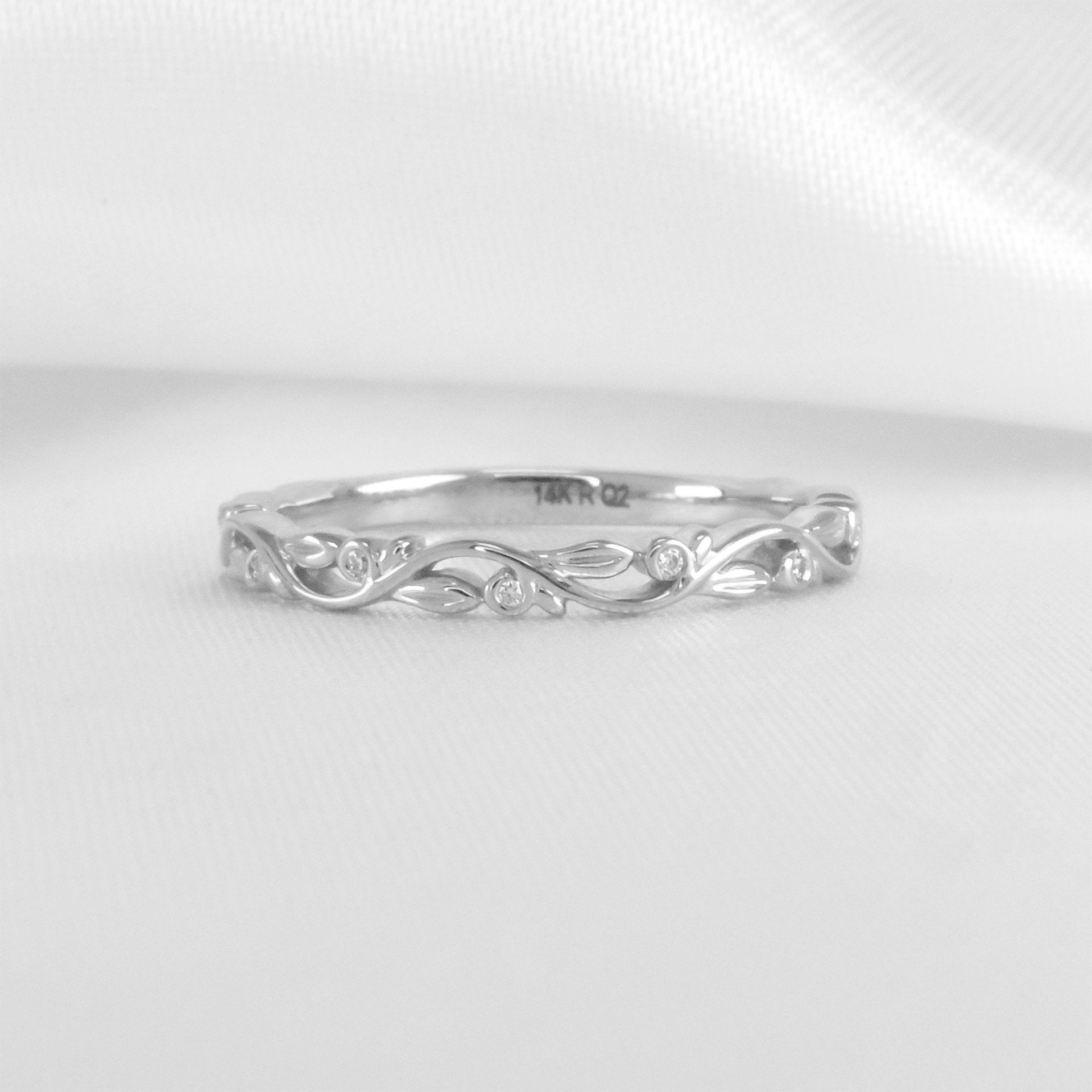 Leaf and Vine Diamond Wedding Ring  | Lisa Robin#color_10k-white-gold