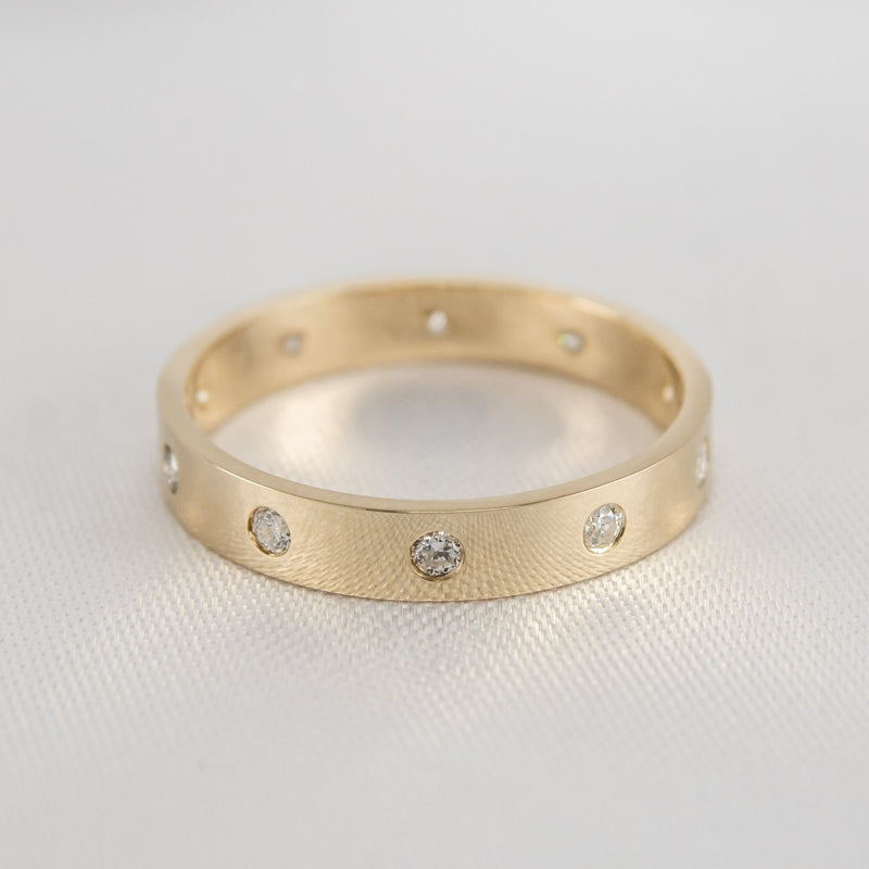 Spaced Diamond Band Ring - Lisa Robin