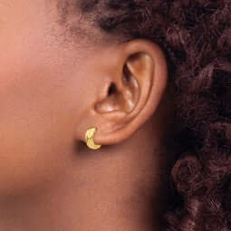 Gold Chunky Huggie Hoop Earrings | Lisa Robin#color_14k-yellow-gold